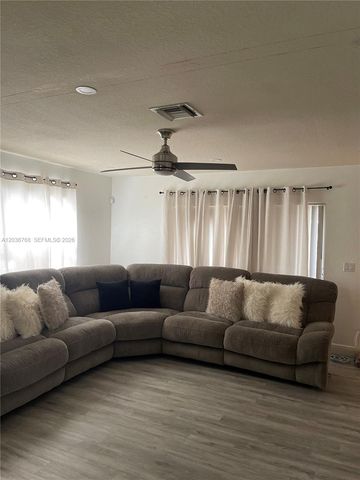 2432 SW 99th Way, Miramar, FL 33025