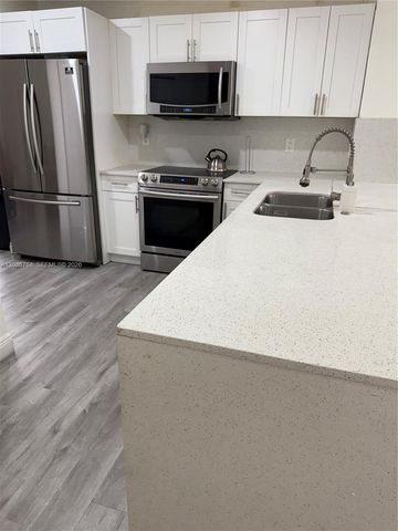 2432 SW 99th Way, Miramar, FL 33025