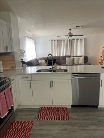 2432 SW 99th Way, Miramar, FL 33025