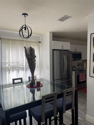 2432 SW 99th Way, Miramar, FL 33025