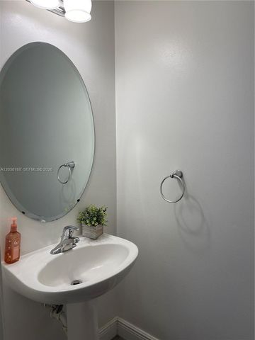 2432 SW 99th Way, Miramar, FL 33025