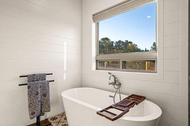 3050 Rattlesnake Rd, Newcastle, CA 95658