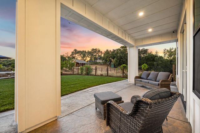 3050 Rattlesnake Rd, Newcastle, CA 95658