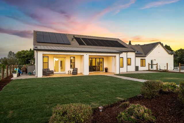 3050 Rattlesnake Rd, Newcastle, CA 95658