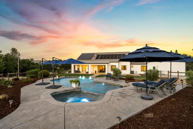 3050 Rattlesnake Rd, Newcastle, CA 95658