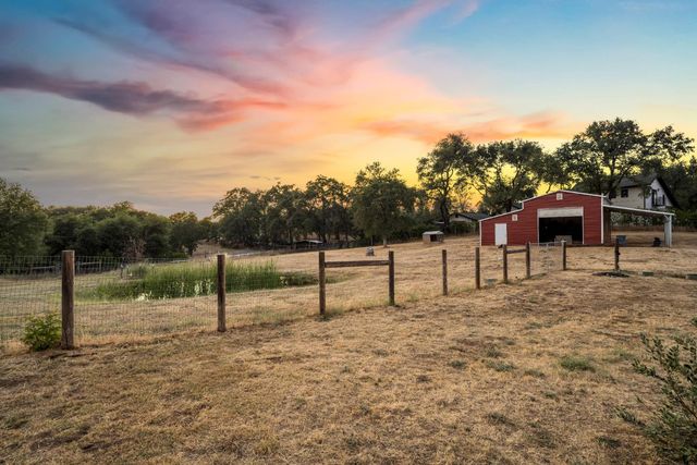 3050 Rattlesnake Rd, Newcastle, CA 95658