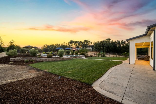 3050 Rattlesnake Rd, Newcastle, CA 95658