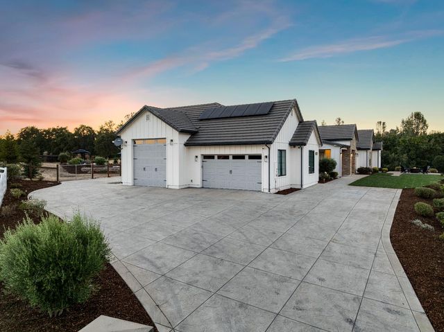 3050 Rattlesnake Rd, Newcastle, CA 95658