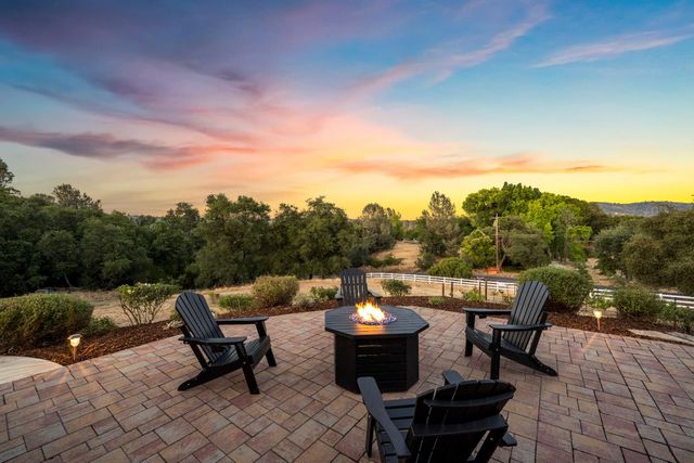 3050 Rattlesnake Rd, Newcastle, CA 95658