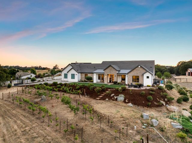 3050 Rattlesnake Rd, Newcastle, CA 95658