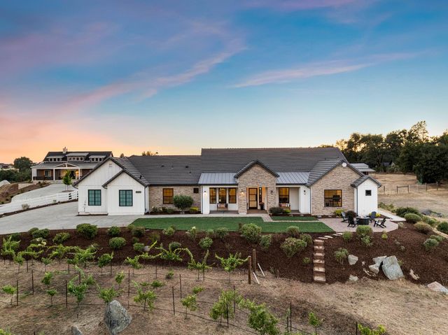 3050 Rattlesnake Rd, Newcastle, CA 95658