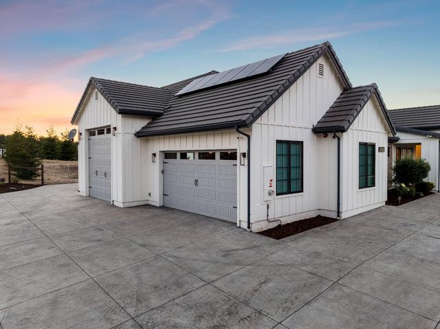 3050 Rattlesnake Rd, Newcastle, CA 95658