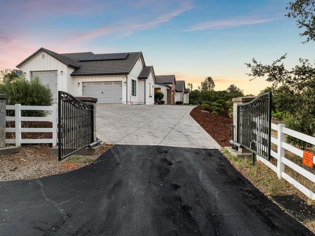 3050 Rattlesnake Rd, Newcastle, CA 95658