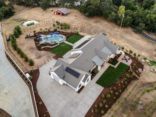 3050 Rattlesnake Rd, Newcastle, CA 95658