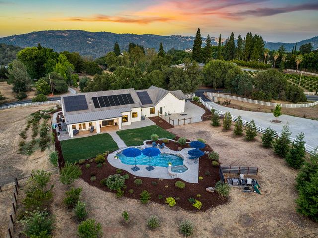 3050 Rattlesnake Rd, Newcastle, CA 95658