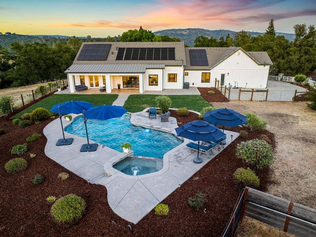 3050 Rattlesnake Rd, Newcastle, CA 95658