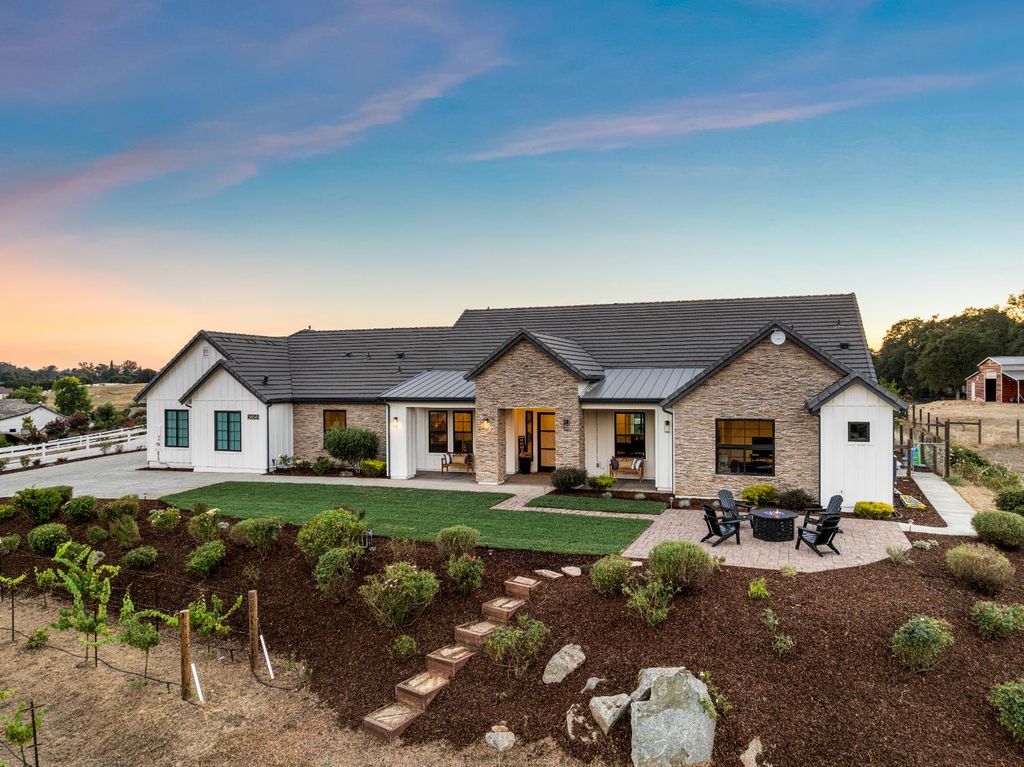 3050 Rattlesnake Rd, Newcastle, CA 95658