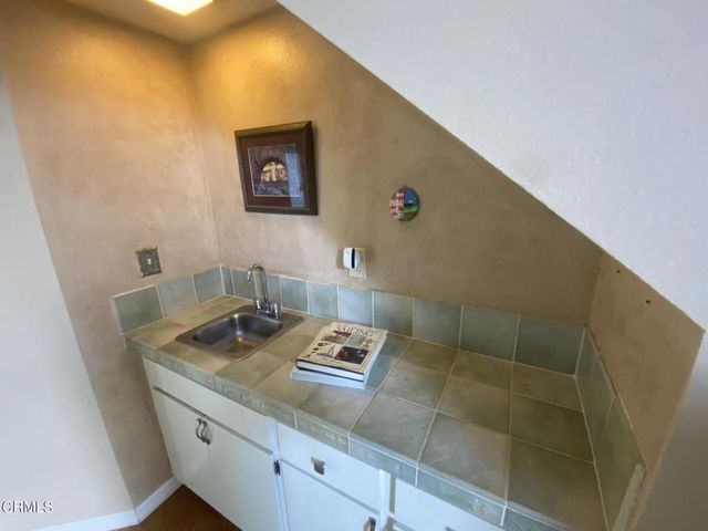 1425 Calle Lozano, Camarillo, CA 93012