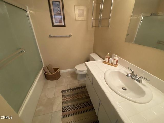 1425 Calle Lozano, Camarillo, CA 93012