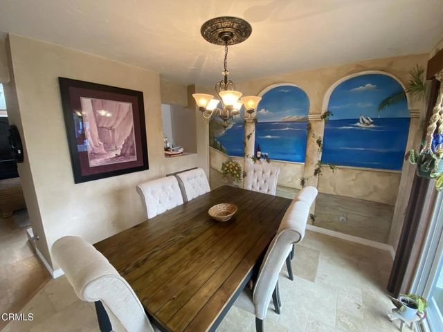 1425 Calle Lozano, Camarillo, CA 93012