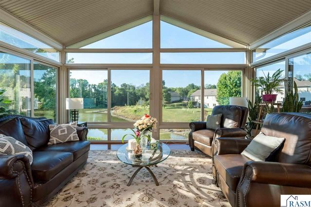 116 Rosewood Drive, Mankato, MN 56001