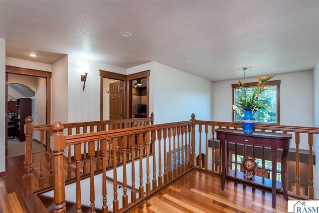 116 Rosewood Drive, Mankato, MN 56001