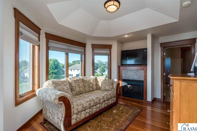 116 Rosewood Drive, Mankato, MN 56001