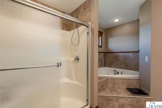 116 Rosewood Drive, Mankato, MN 56001