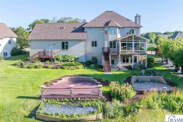 116 Rosewood Drive, Mankato, MN 56001