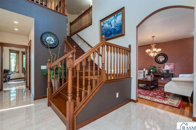 116 Rosewood Drive, Mankato, MN 56001