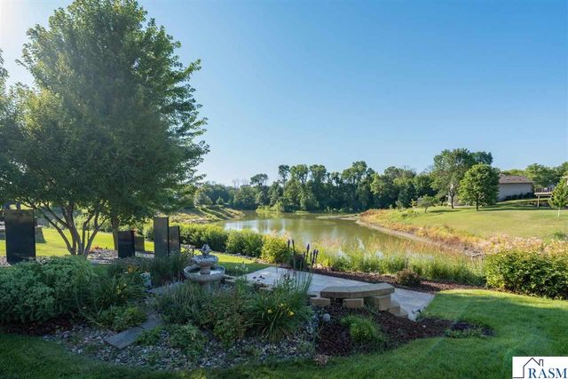 116 Rosewood Drive, Mankato, MN 56001