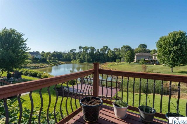 116 Rosewood Drive, Mankato, MN 56001