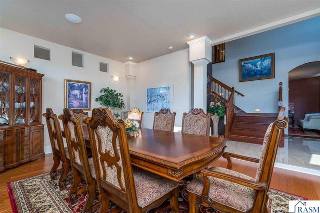 116 Rosewood Drive, Mankato, MN 56001