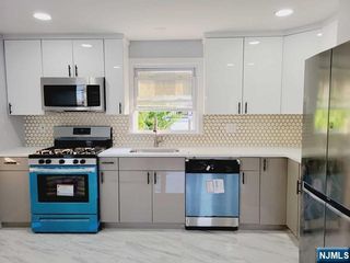 75 W Central Boulevard 2, Palisades Park, NJ 07650