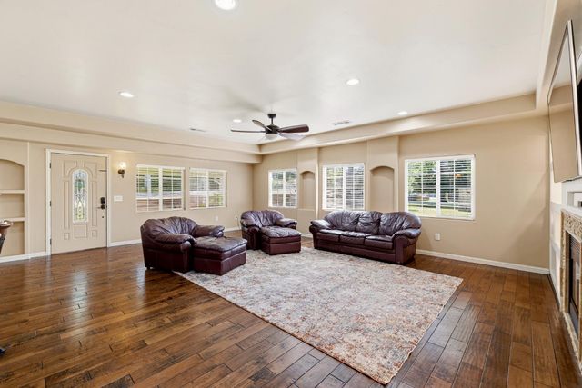 8723 Phoenix Ave, Fair Oaks, CA 95628