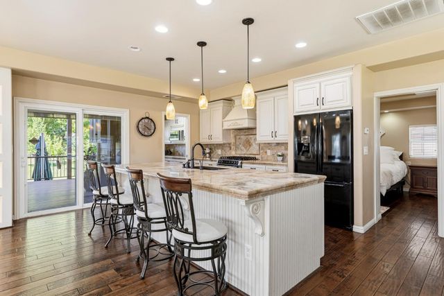 8723 Phoenix Ave, Fair Oaks, CA 95628