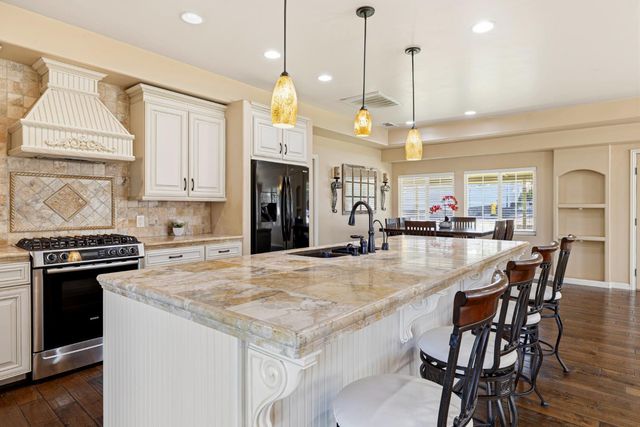 8723 Phoenix Ave, Fair Oaks, CA 95628