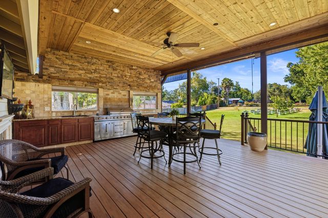 8723 Phoenix Ave, Fair Oaks, CA 95628