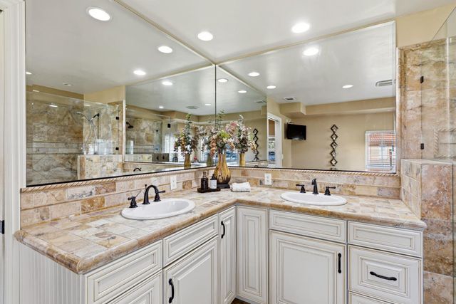8723 Phoenix Ave, Fair Oaks, CA 95628