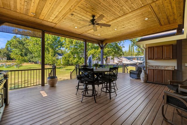 8723 Phoenix Ave, Fair Oaks, CA 95628