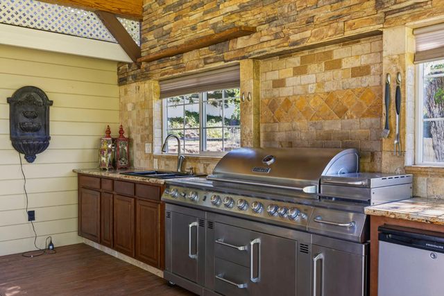 8723 Phoenix Ave, Fair Oaks, CA 95628