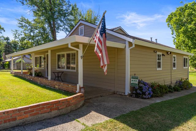 8723 Phoenix Ave, Fair Oaks, CA 95628