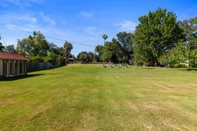 8723 Phoenix Ave, Fair Oaks, CA 95628