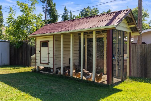 8723 Phoenix Ave, Fair Oaks, CA 95628
