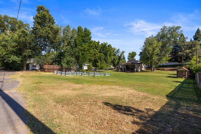 8723 Phoenix Ave, Fair Oaks, CA 95628