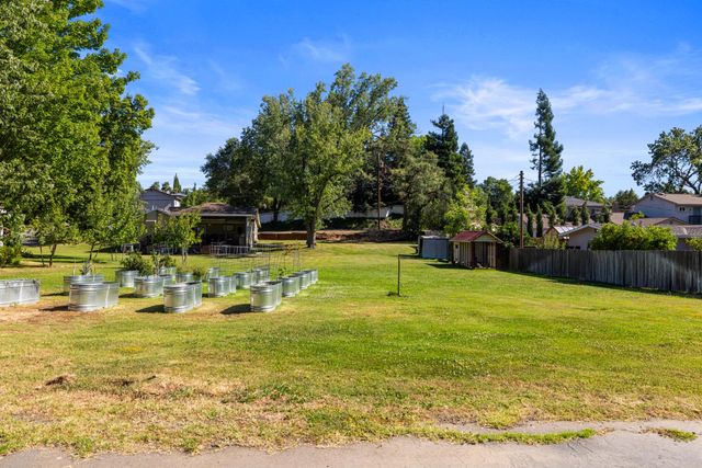 8723 Phoenix Ave, Fair Oaks, CA 95628