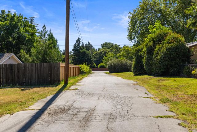 8723 Phoenix Ave, Fair Oaks, CA 95628