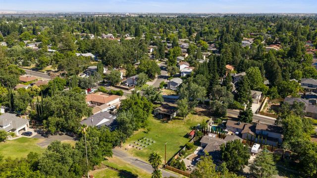 8723 Phoenix Ave, Fair Oaks, CA 95628