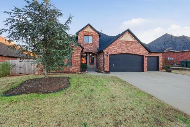 912 Preston Park Drive, Yukon, OK 73099