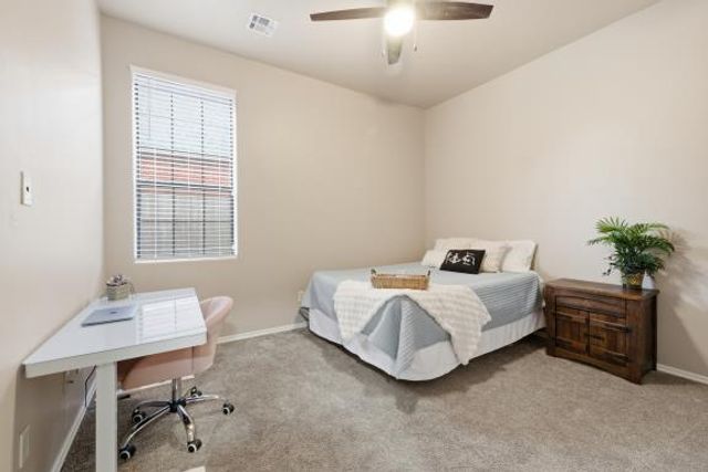 912 Preston Park Drive, Yukon, OK 73099